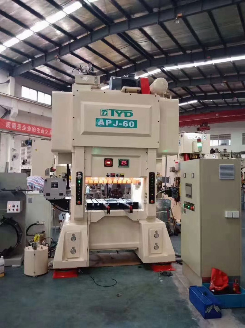Làm thế nào để tránh tai nạn an toàn khi đấm tốc độ cao