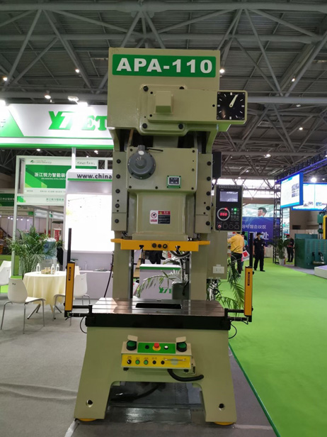 Những vấn đề cần chú ý khi sử dụng máy đột CNC tạo hình