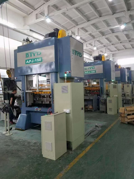 Làm thế nào để chọn kích thước của cú đấm chính xác?