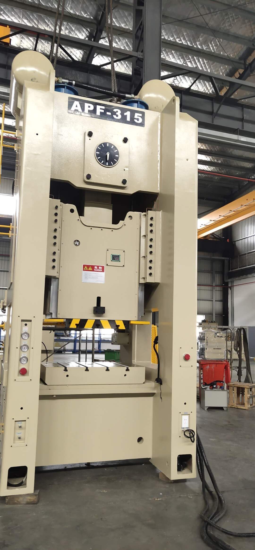 Máy đục lỗ tốc độ cao có thể nâng cao cả chất lượng sản phẩm và năng lực công ty
