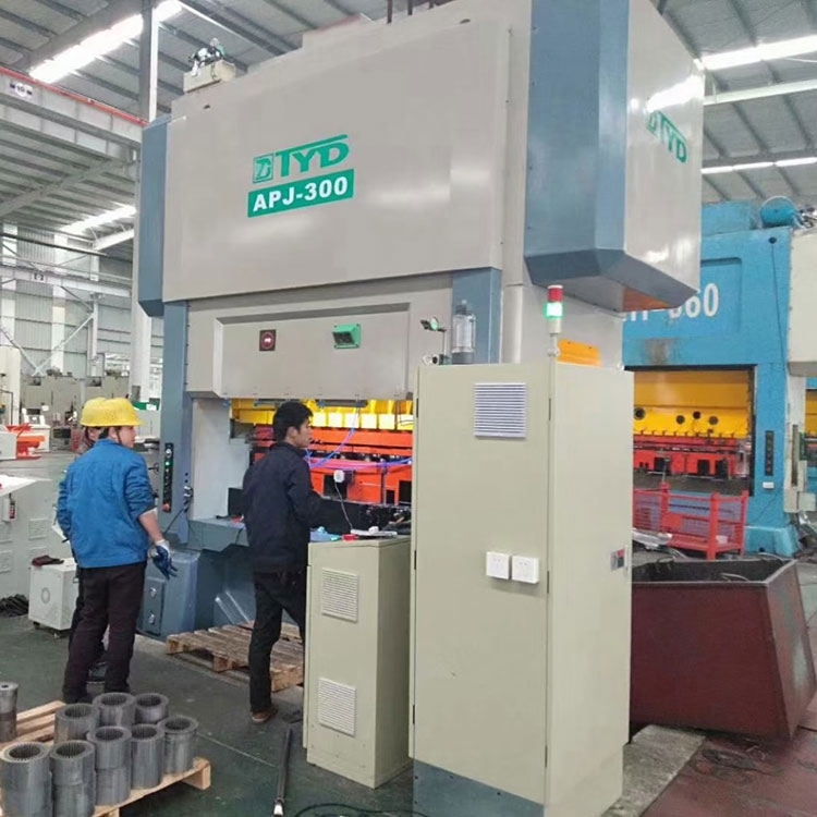 Cách chọn máy dập tốc độ cao lõi xe máy